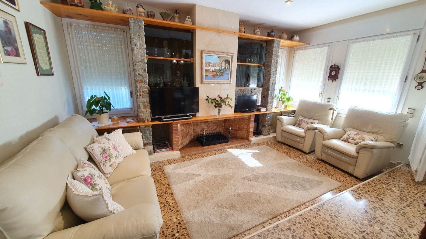 12 bedroom Finca/Country House for sale in Oris with pool garage - € 920,000 (Ref: 9168688)