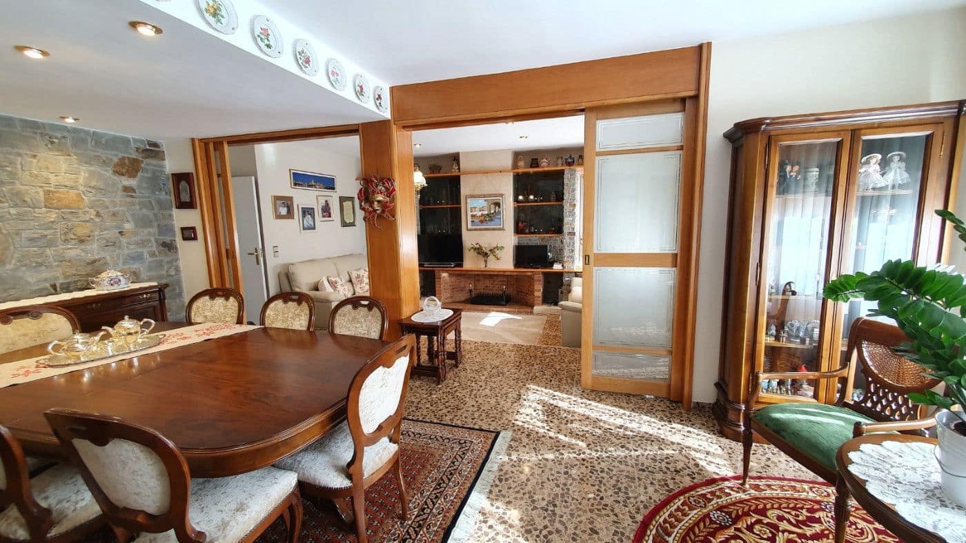 12 bedroom Finca/Country House for sale in Oris with pool garage - € 920,000 (Ref: 9168688)