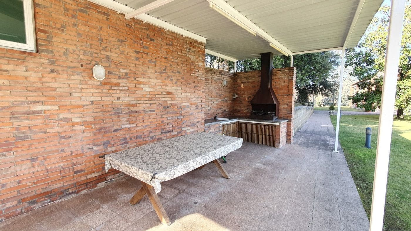 12 bedroom Finca/Country House for sale in Oris with pool garage - € 920,000 (Ref: 9168688)