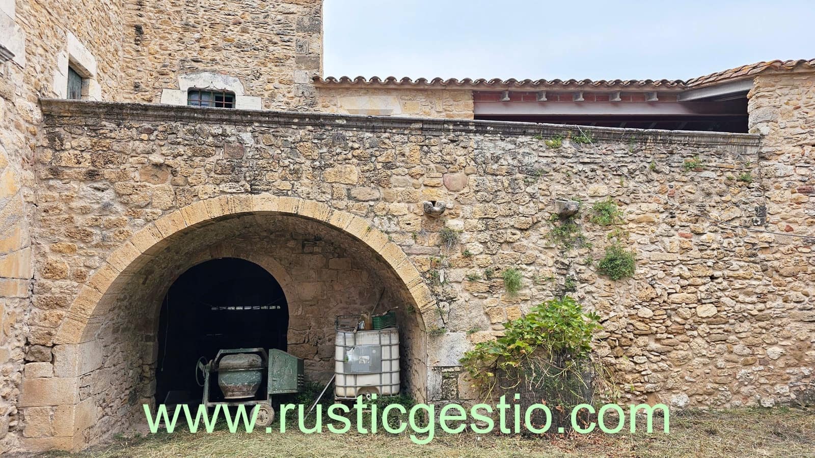 6 soveværelse Finca/Landehus til salg i Banyoles - € 700.000 (Ref: 9168692)