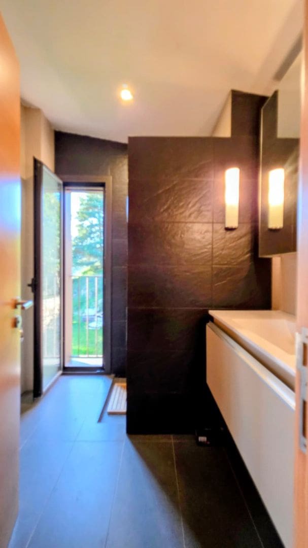 5 soveværelse Byhus til salg i Borreda med garage - € 700.000 (Ref: 9345635)