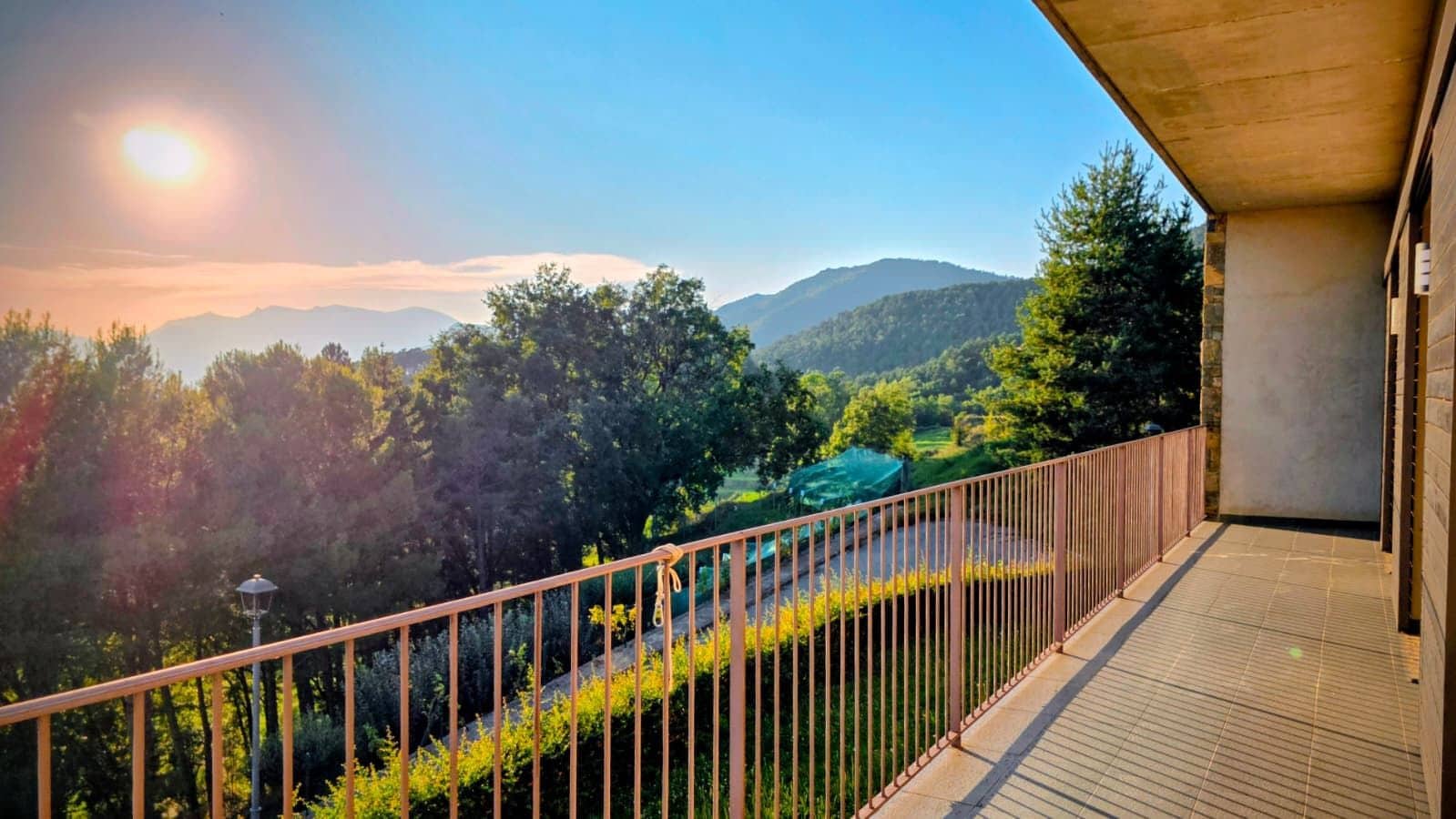 5 soveværelse Byhus til salg i Borreda med garage - € 700.000 (Ref: 9345635)