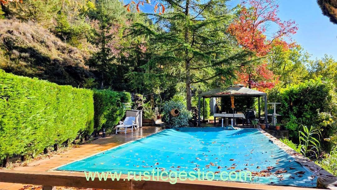 5 soveværelse Finca/Landehus til salg i Vallfogona de Ripolles med swimmingpool - € 695.000 (Ref: 9377806)