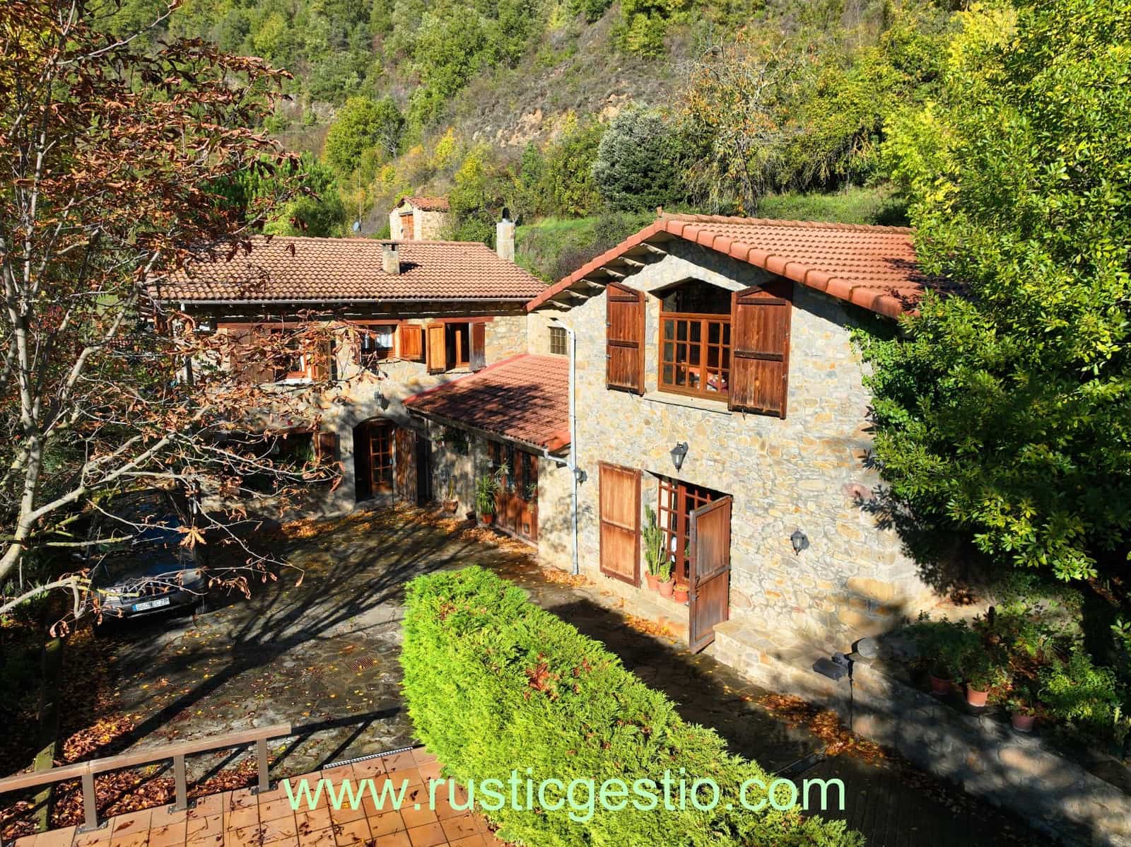 5 soveværelse Finca/Landehus til salg i Vallfogona de Ripolles med swimmingpool - € 695.000 (Ref: 9377806)