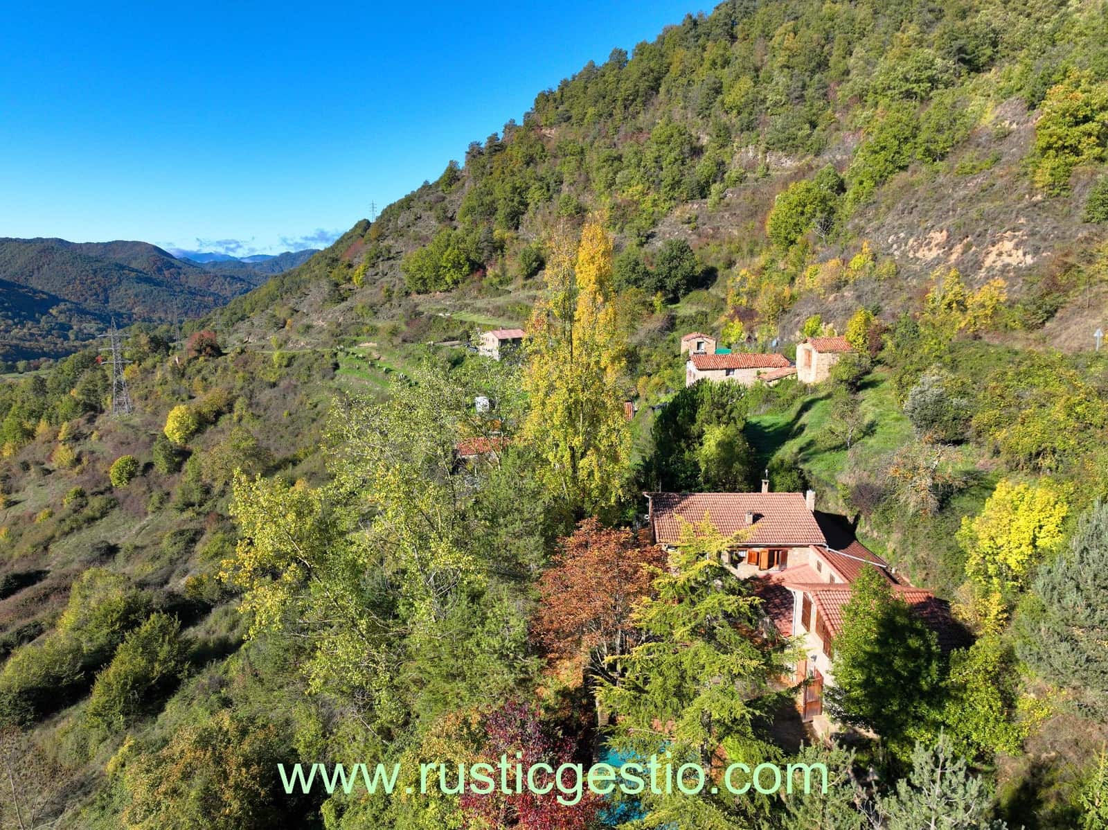 5 soveværelse Finca/Landehus til salg i Vallfogona de Ripolles med swimmingpool - € 695.000 (Ref: 9377806)
