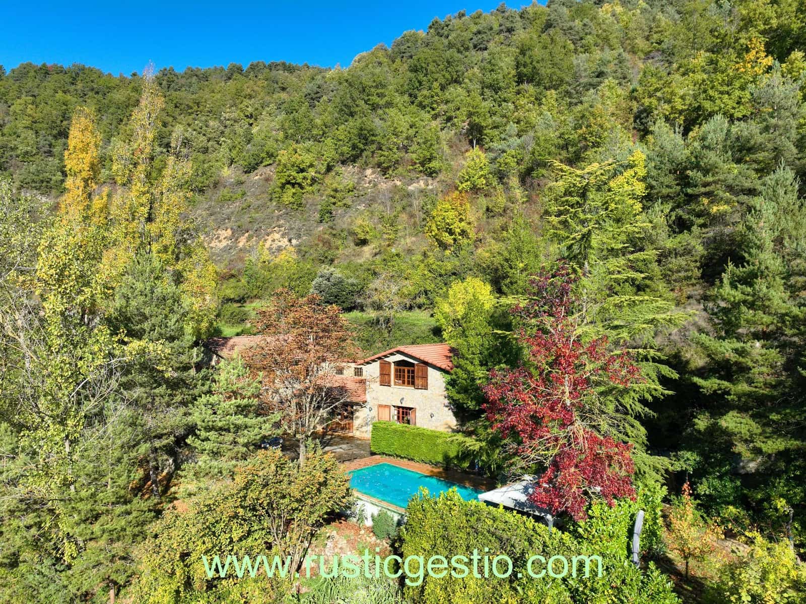5 soveværelse Finca/Landehus til salg i Vallfogona de Ripolles med swimmingpool - € 695.000 (Ref: 9377806)
