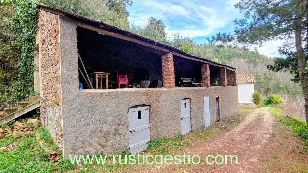 3 bedroom Finca/Country House for sale in Sant Hilari Sacalm - € 325,000 (Ref: 9550343)