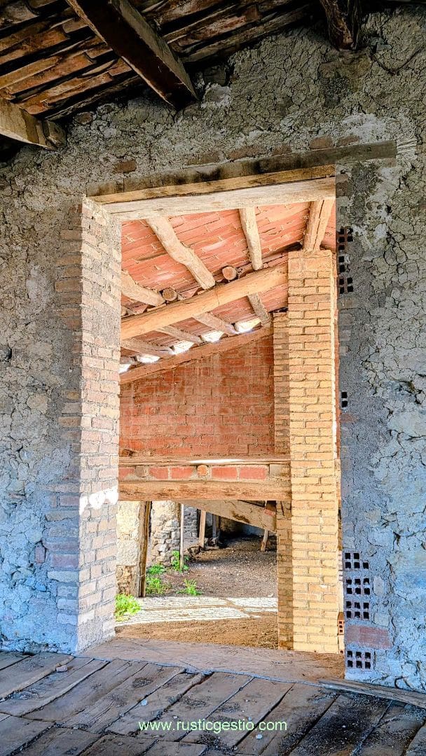 4 sovrum Finca/Hus på landet till salu i Santa Maria de Besora med garage - 425 000 € (Ref: 9573491)