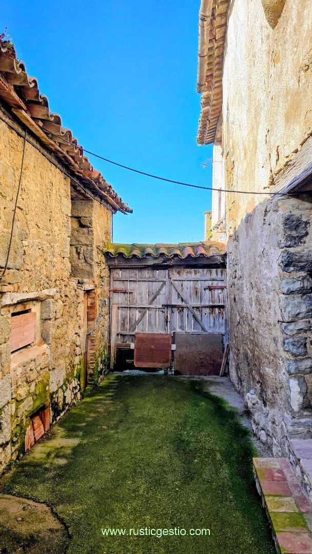 4 sovrum Finca/Hus på landet till salu i Santa Maria de Besora med garage - 425 000 € (Ref: 9573491)