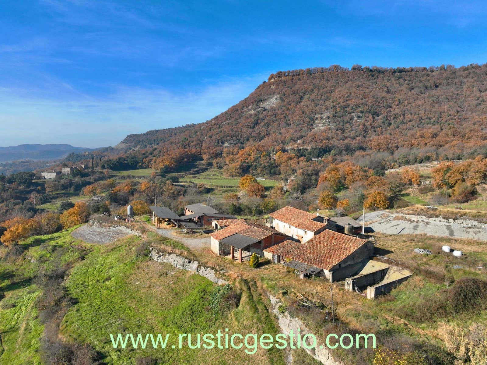 4 sovrum Finca/Hus på landet till salu i Santa Maria de Besora med garage - 425 000 € (Ref: 9573491)