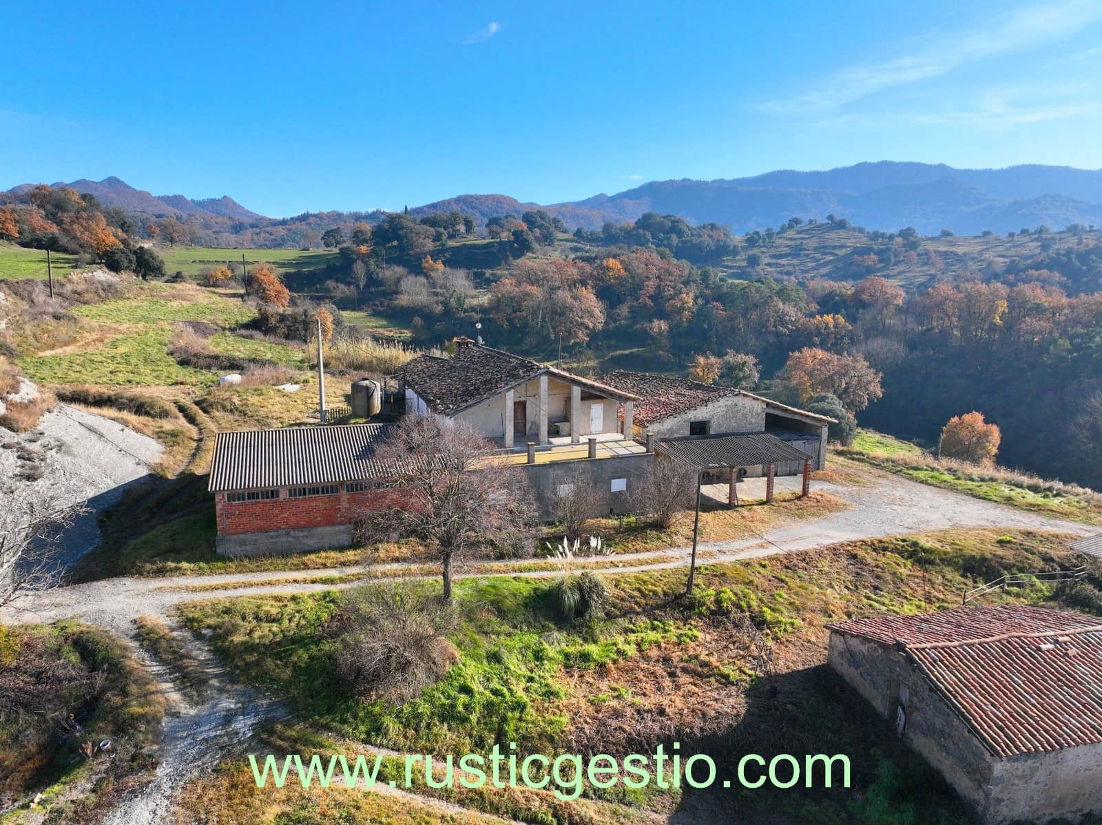 4 sovrum Finca/Hus på landet till salu i Santa Maria de Besora med garage - 425 000 € (Ref: 9573491)