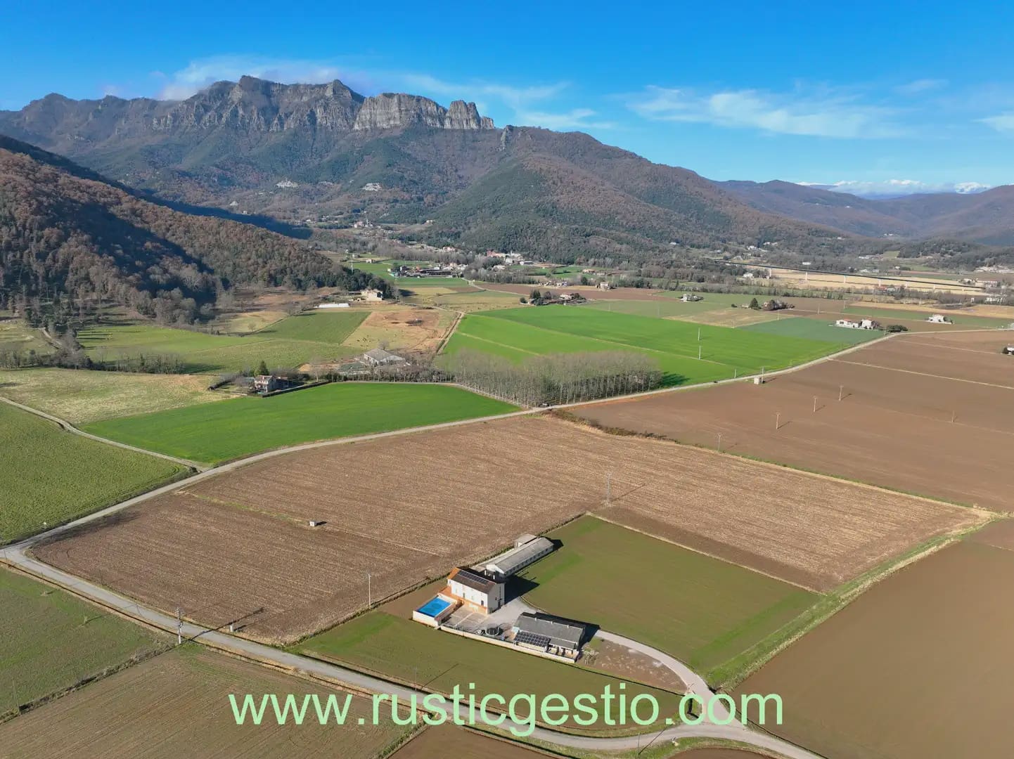 25 bedroom Finca/Country House for sale in La Vall d'en Bas - € 1,500,000 (Ref: 9803789)