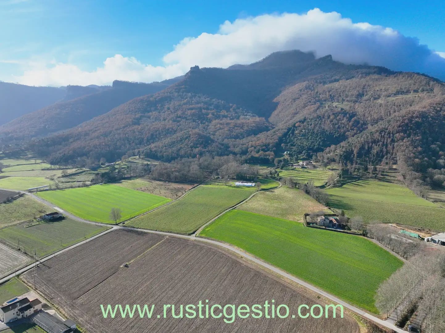 25 bedroom Finca/Country House for sale in La Vall d'en Bas - € 1,500,000 (Ref: 9803789)