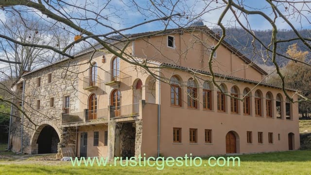 15 soveværelse Finca/Landehus til salg i La Vall d'en Bas - € 800.000 (Ref: 9803789)