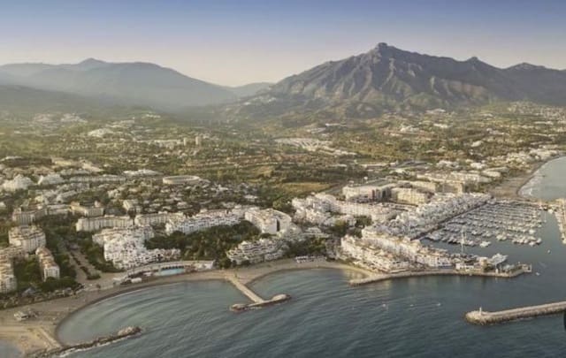 25 slaapkamer Hotel te koop in Marbella met zwembad - € 6.800.000 (Ref: 9357361)