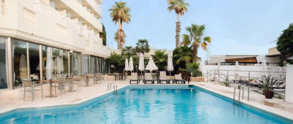 72 makuuhuone Hotelli myytävänä paikassa Ibiza kaupunki - 26 000 000 € (Ref: 9360755)