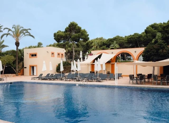 123 makuuhuone Hotelli myytävänä paikassa Ibiza kaupunki - 36 000 000 € (Ref: 9360874)