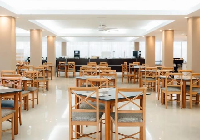 123 makuuhuone Hotelli myytävänä paikassa Ibiza kaupunki - 36 000 000 € (Ref: 9360874)