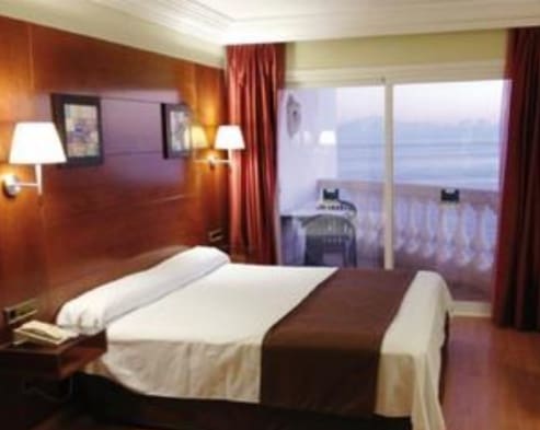 396 sypialnia Hotel na sprzedaż w Miasto Almería z basenem - 45 000 000 € (Ref: 9371146)