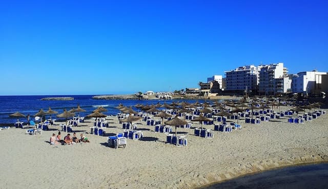 100 soveværelse Hotel til salg i Artà - € 15.500.000 (Ref: 9372217)