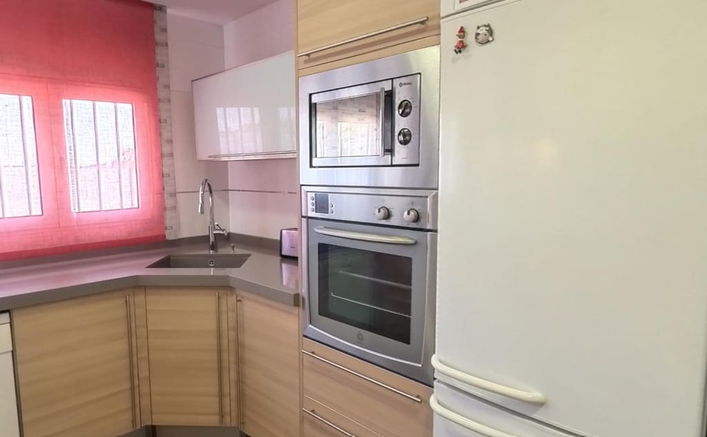 5 bedroom Townhouse for sale in Paterna with pool - € 425,000 (Ref: 9378092)