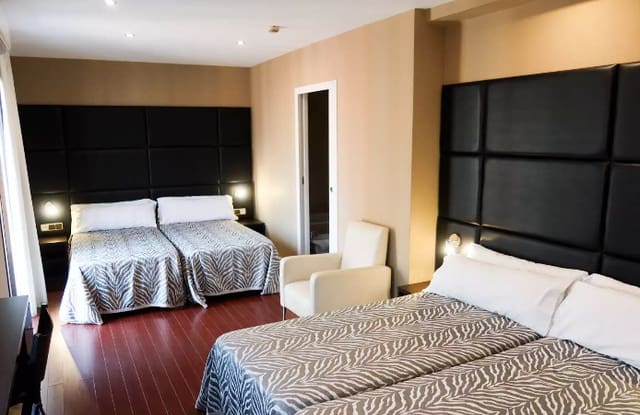 70 quarto Hotel para venda em Benetússer - 12 800 000 € (Ref: 9380064)