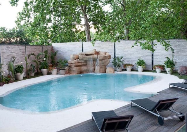 315 bedroom Hotel for sale in Madrid city - € 60,000,000 (Ref: 9380142)