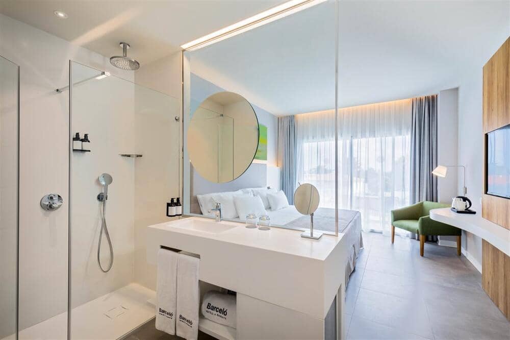 210 sypialnia Hotel na sprzedaż w Miasto Kadyks - 35 000 000 € (Ref: 9388634)