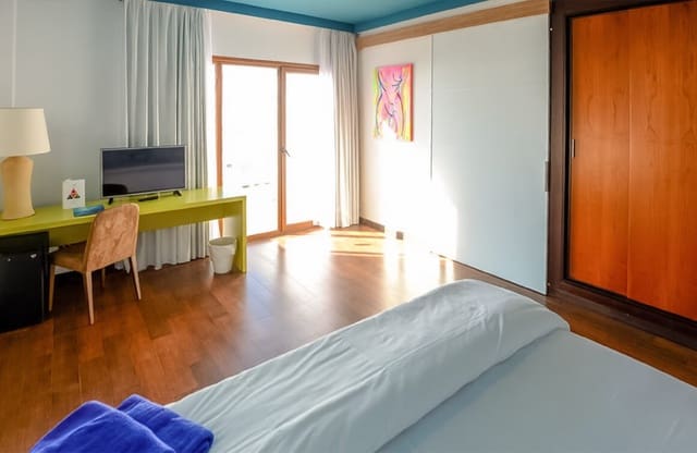 189 makuuhuone Hotelli myytävänä paikassa Torremolinos - 27 400 000 € (Ref: 9396875)