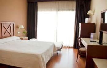 362 sovrum Hotell till salu i Estepona - 45 000 000 € (Ref: 9670986)