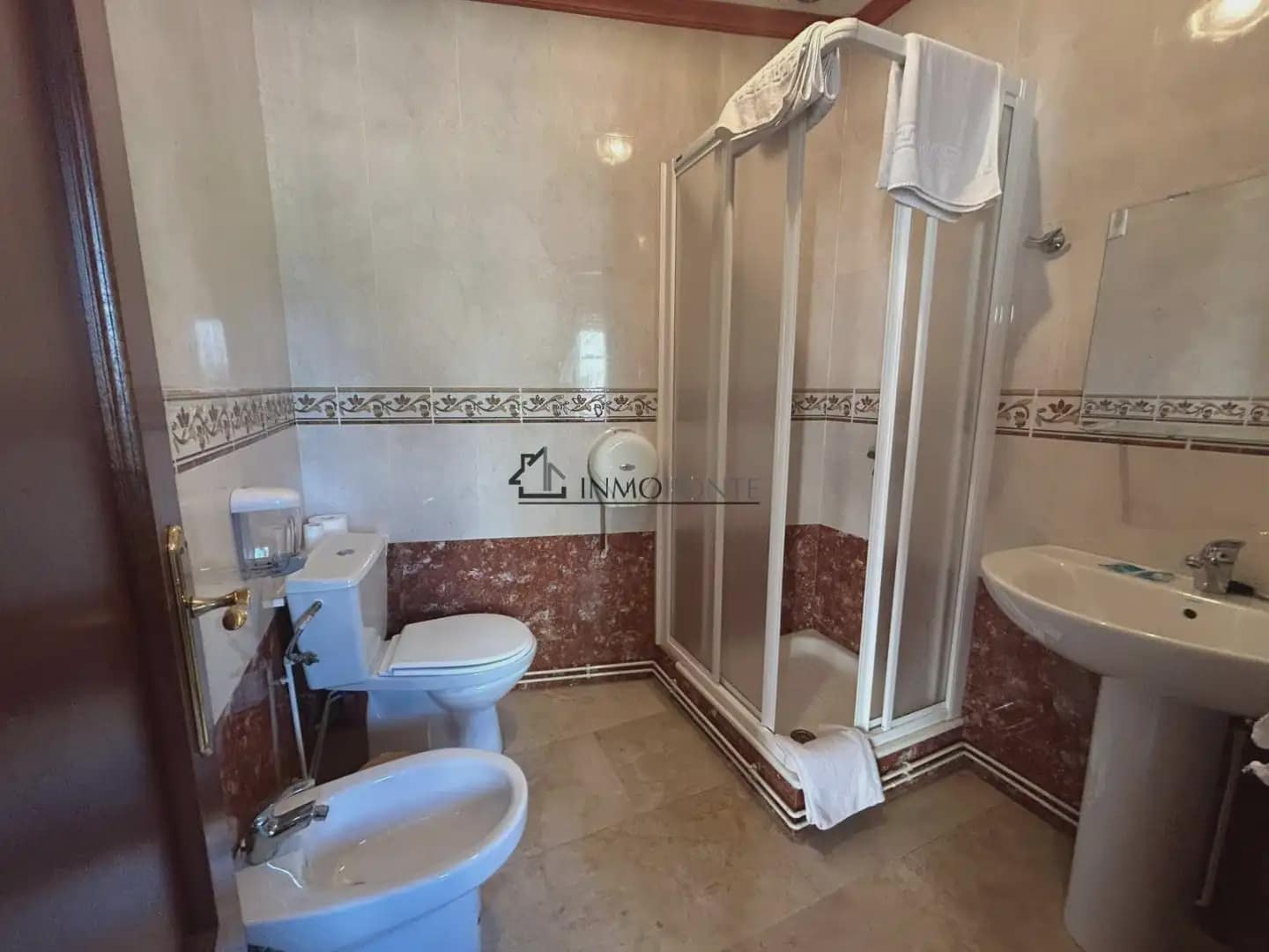 Gewerbe zu verkaufen in Cotobade - 800.000 € (Ref: 10021236)