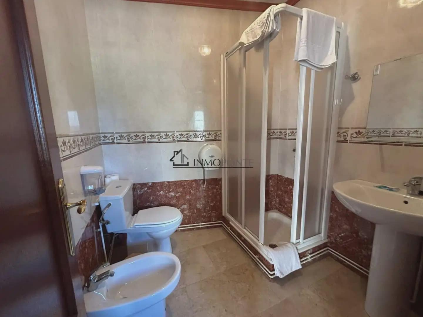 Gewerbe zu verkaufen in Cotobade - 800.000 € (Ref: 10021236)