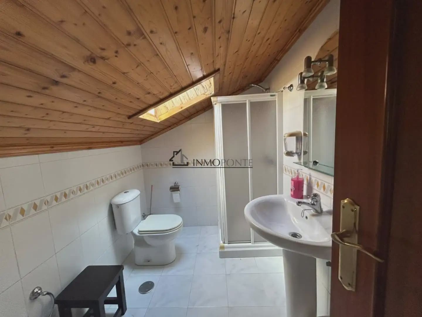 Gewerbe zu verkaufen in Cotobade - 800.000 € (Ref: 10021236)