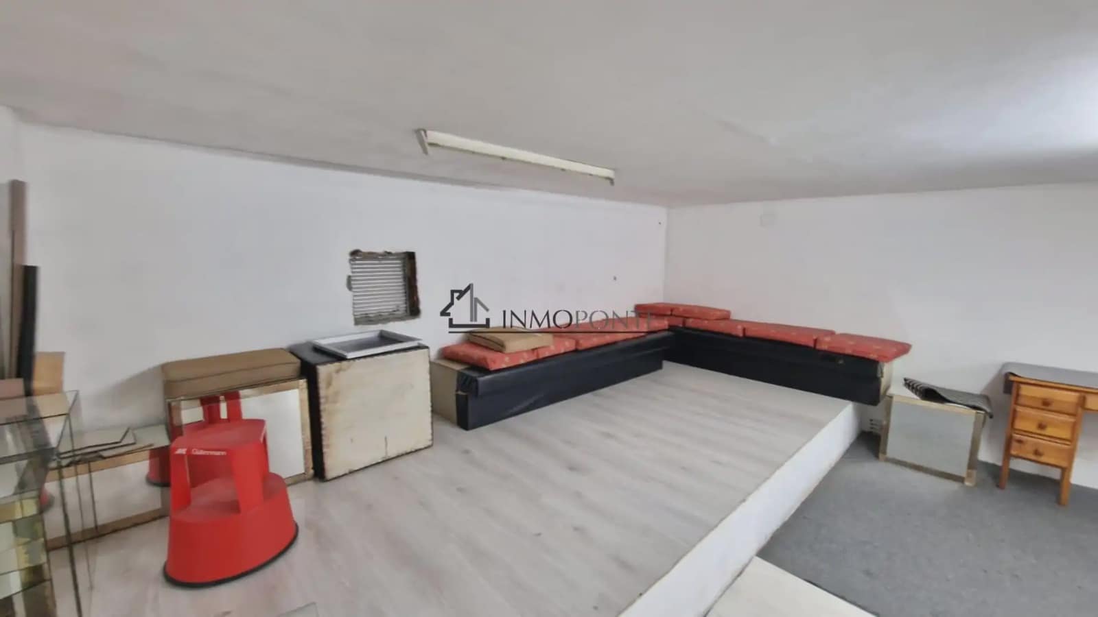 Kommersiell til leie i Pontevedra by - € 800 (Ref: 10093960)