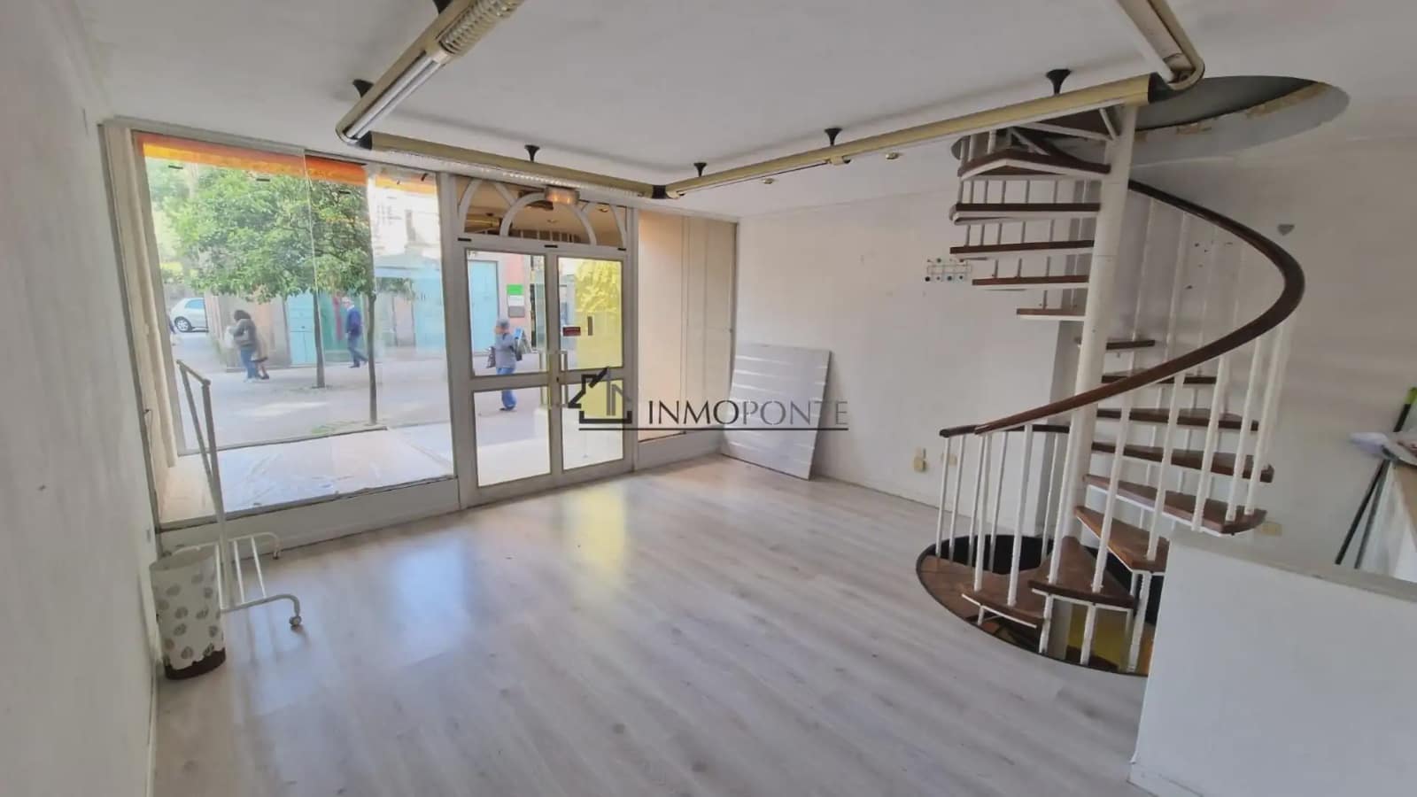 Kommersiell til leie i Pontevedra by - € 800 (Ref: 10093960)