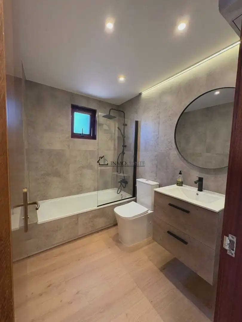 1 bedroom Flat for sale in Pontevedra city with garage - € 195,000 (Ref: 10115422)