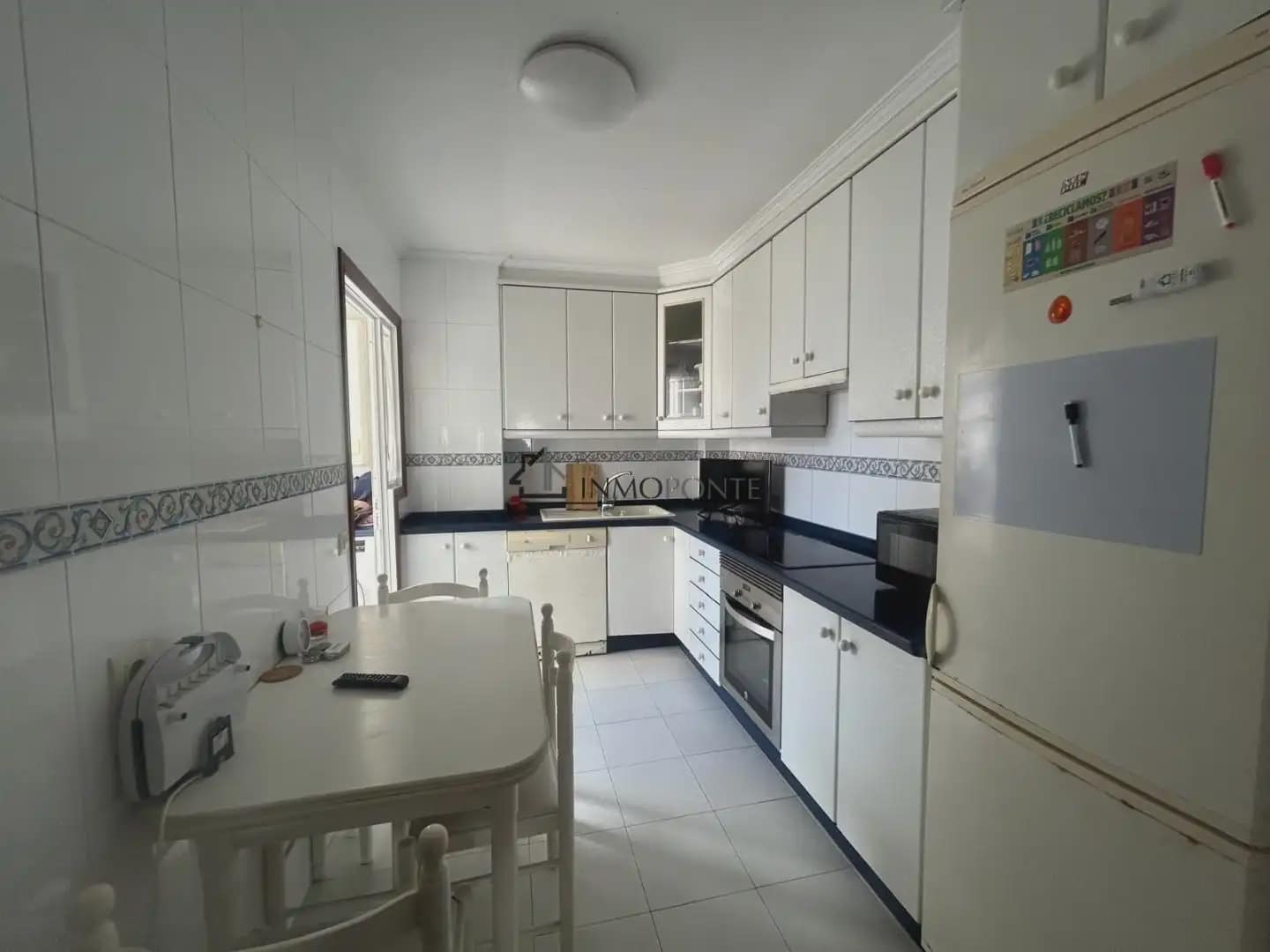3 bedroom Flat for sale in Pontevedra city with garage - € 340,000 (Ref: 10124889)