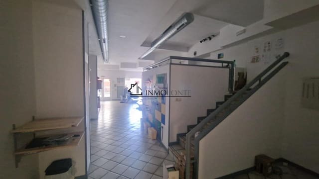 Kaupallinen myytävänä paikassa Pontevedra kaupunki - 110 000 € (Ref: 9023789)