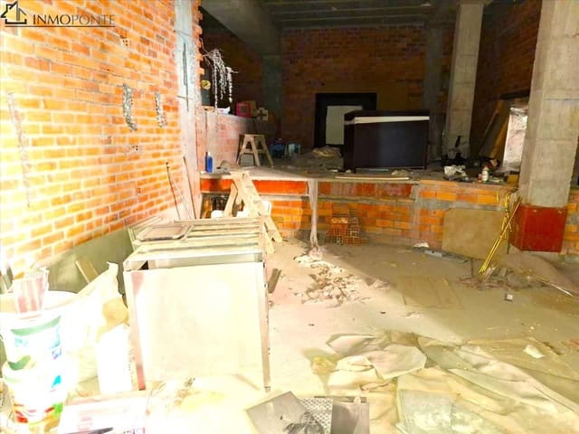 Kaupallinen myytävänä paikassa Pontevedra kaupunki - 96 000 € (Ref: 9138694)