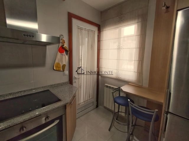 2 makuuhuone Kattohuoneisto vuokrattavana paikassa Pontevedra kaupunki - 700 € (Ref: 9172540)