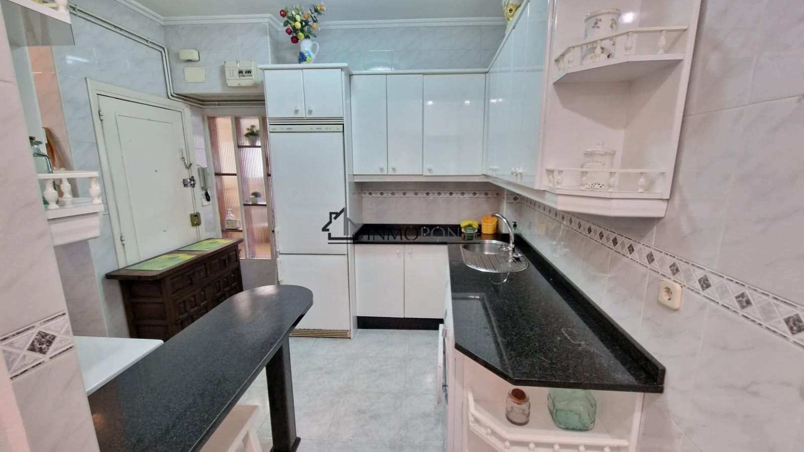 Appartement de 4 chambres à louer à Pontevedra ville - 900 € (Ref: 9191927)