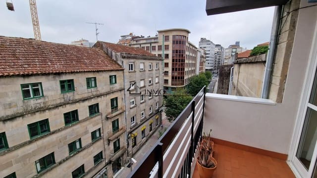 4 bedroom Flat for rent in Pontevedra city - € 900 (Ref: 9191927)