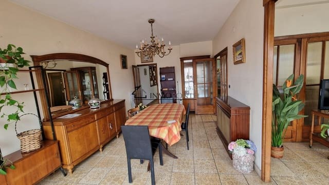 4 bedroom Flat for rent in Pontevedra city - € 900 (Ref: 9191927)
