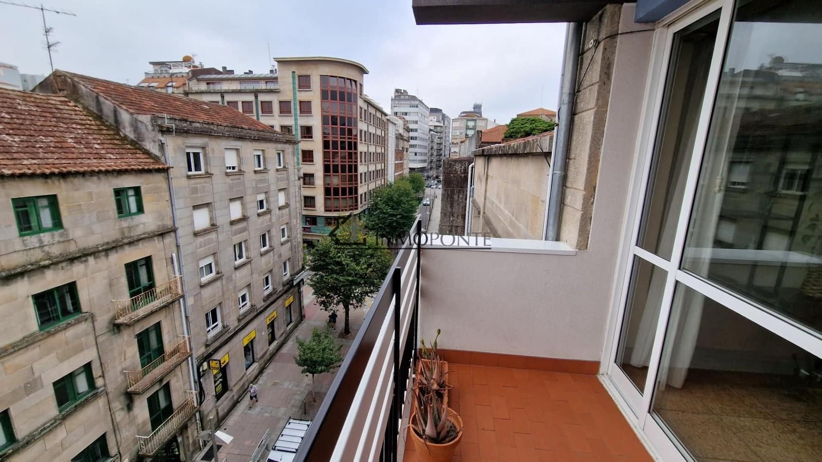 Appartement de 4 chambres à louer à Pontevedra ville - 900 € (Ref: 9191927)