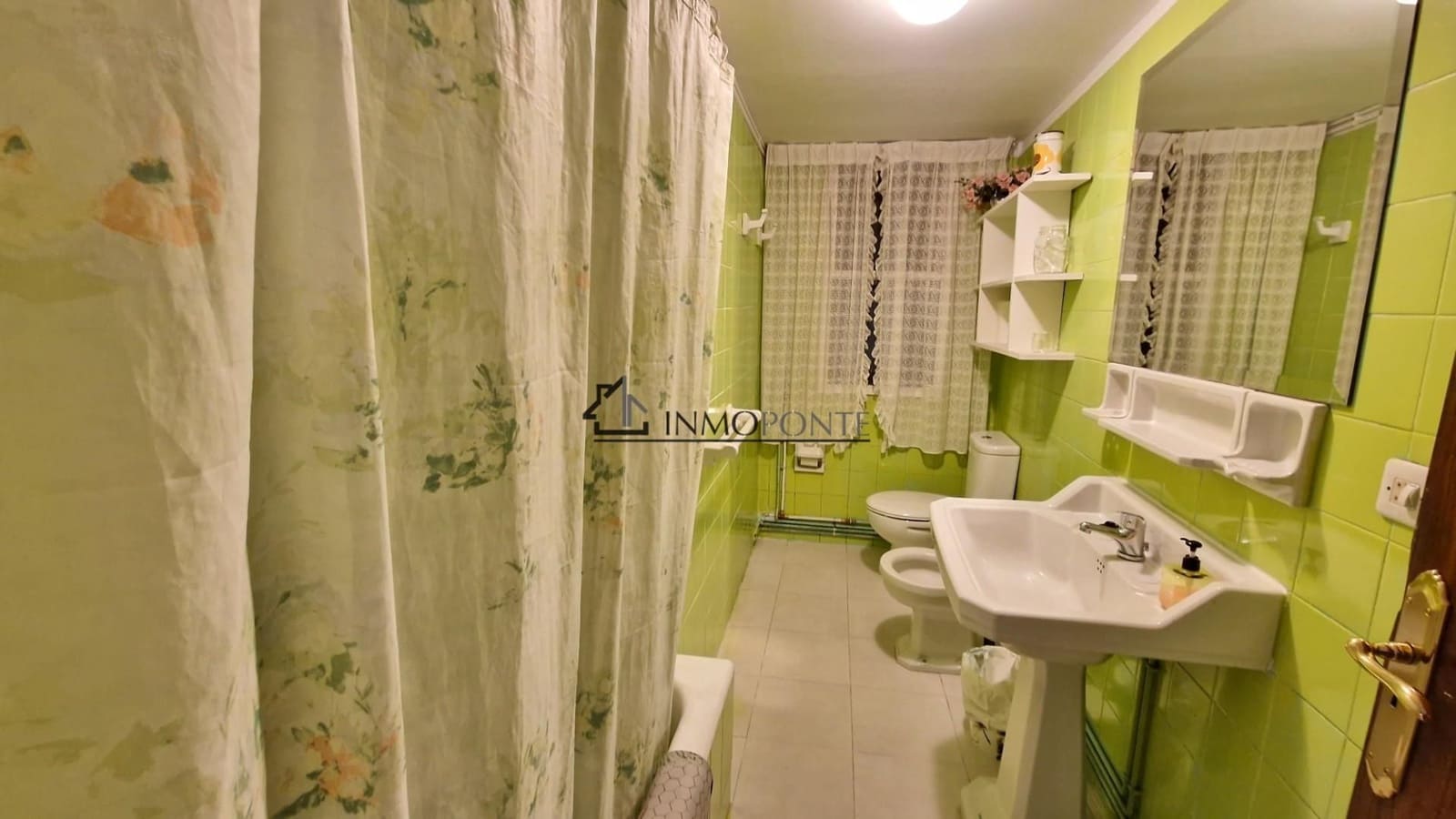 Appartement de 4 chambres à louer à Pontevedra ville - 900 € (Ref: 9191927)