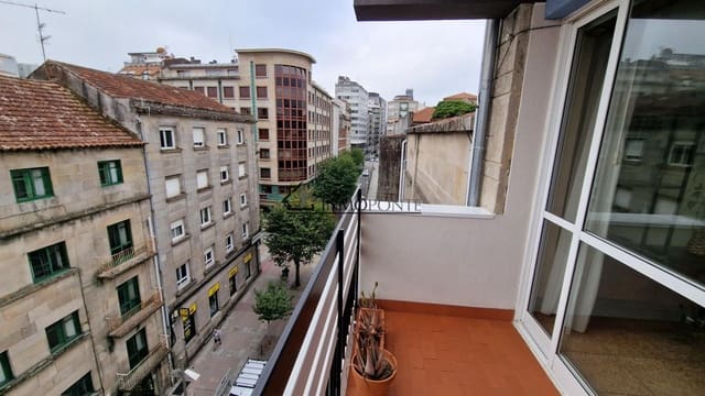 4 bedroom Flat for rent in Pontevedra city - € 900 (Ref: 9191927)