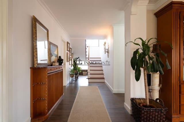 7 Zimmer Villa zu verkaufen in Vilagarcía de Arousa - 770.000 € (Ref: 9191994)