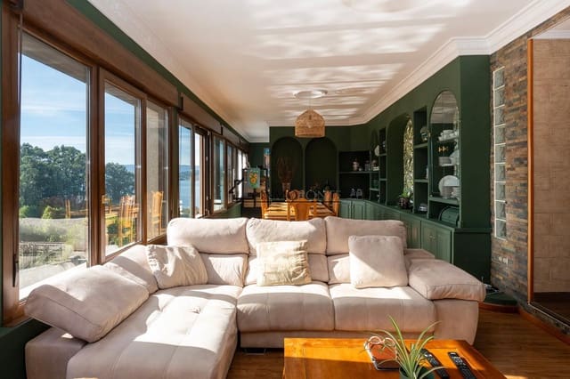 7 Zimmer Villa zu verkaufen in Vilagarcía de Arousa - 770.000 € (Ref: 9191994)