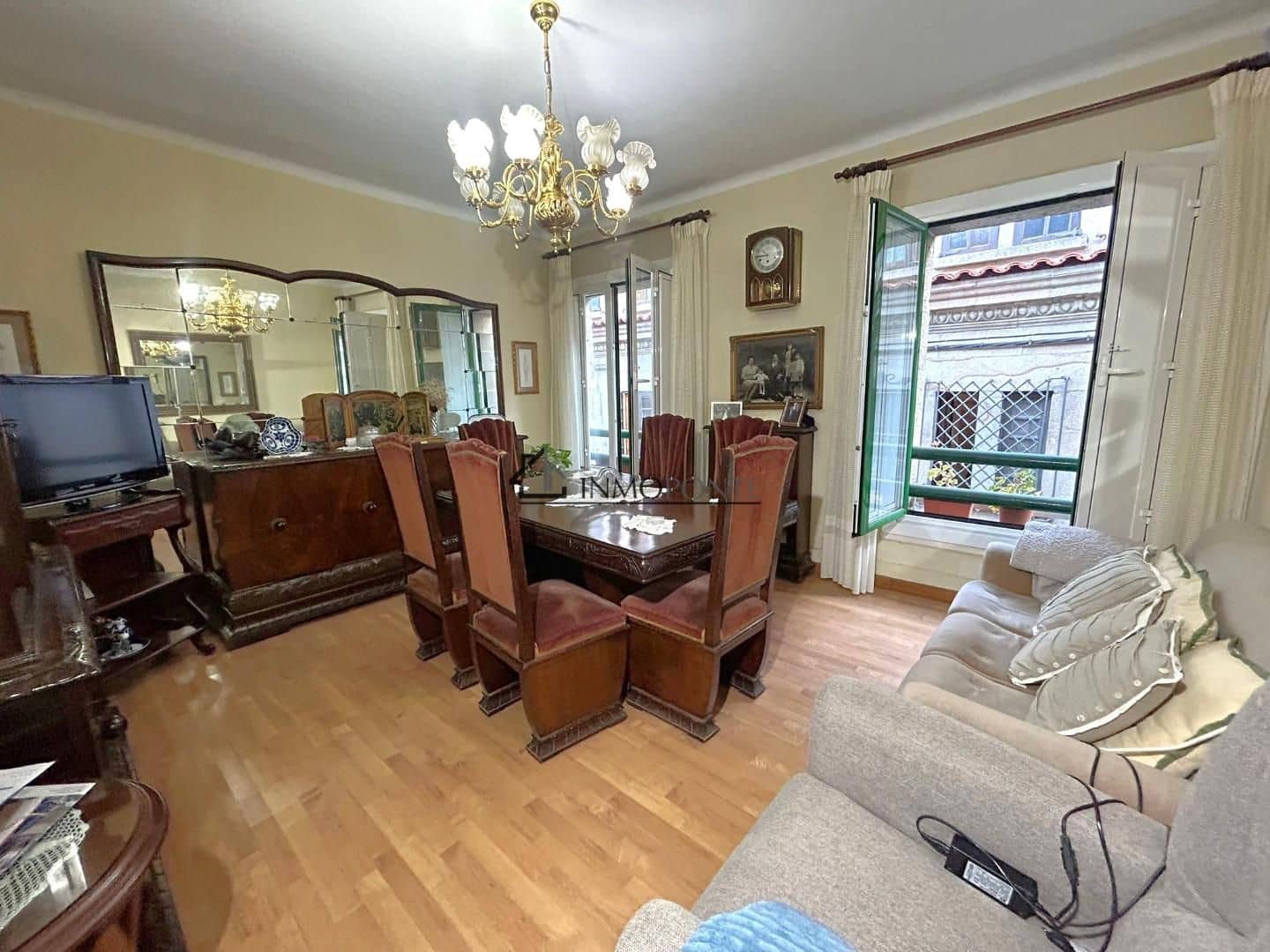 5 soveværelse Byhus til salg i Pontevedra by - € 590.000 (Ref: 9257943)