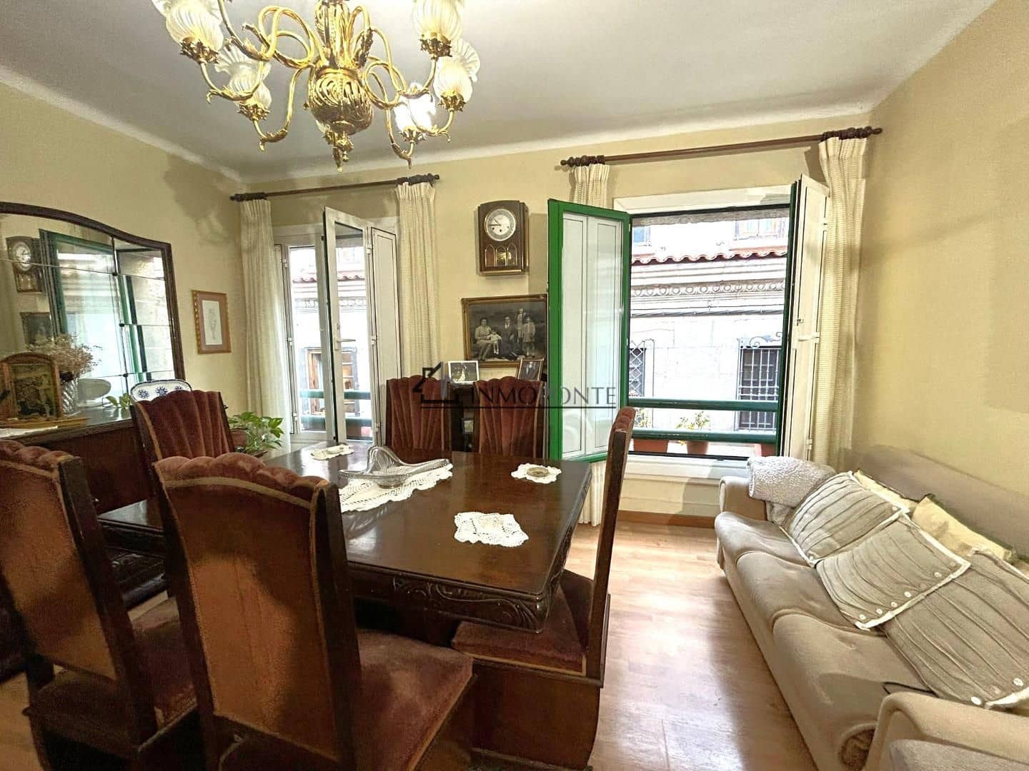 5 soveværelse Byhus til salg i Pontevedra by - € 590.000 (Ref: 9257943)